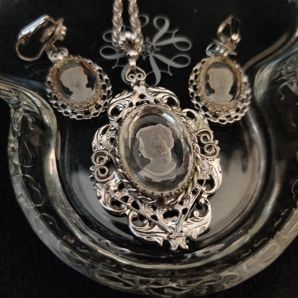 Unsigned Like Whiting Davis Silver Cameo Necklace
